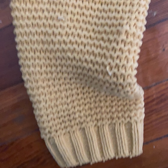 But sweter - Picture 4 of 4